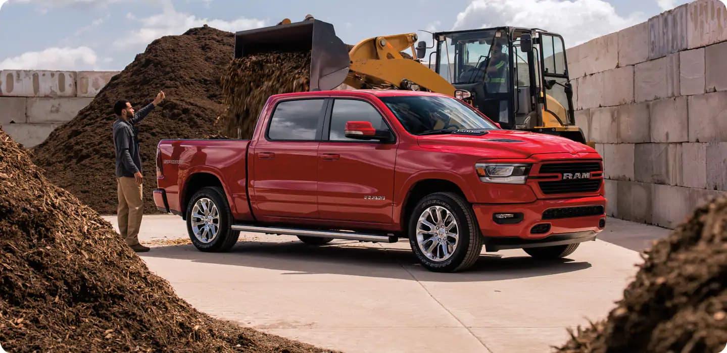 Nhận giá lăn bánh Jeep Ram 1500 Laramie